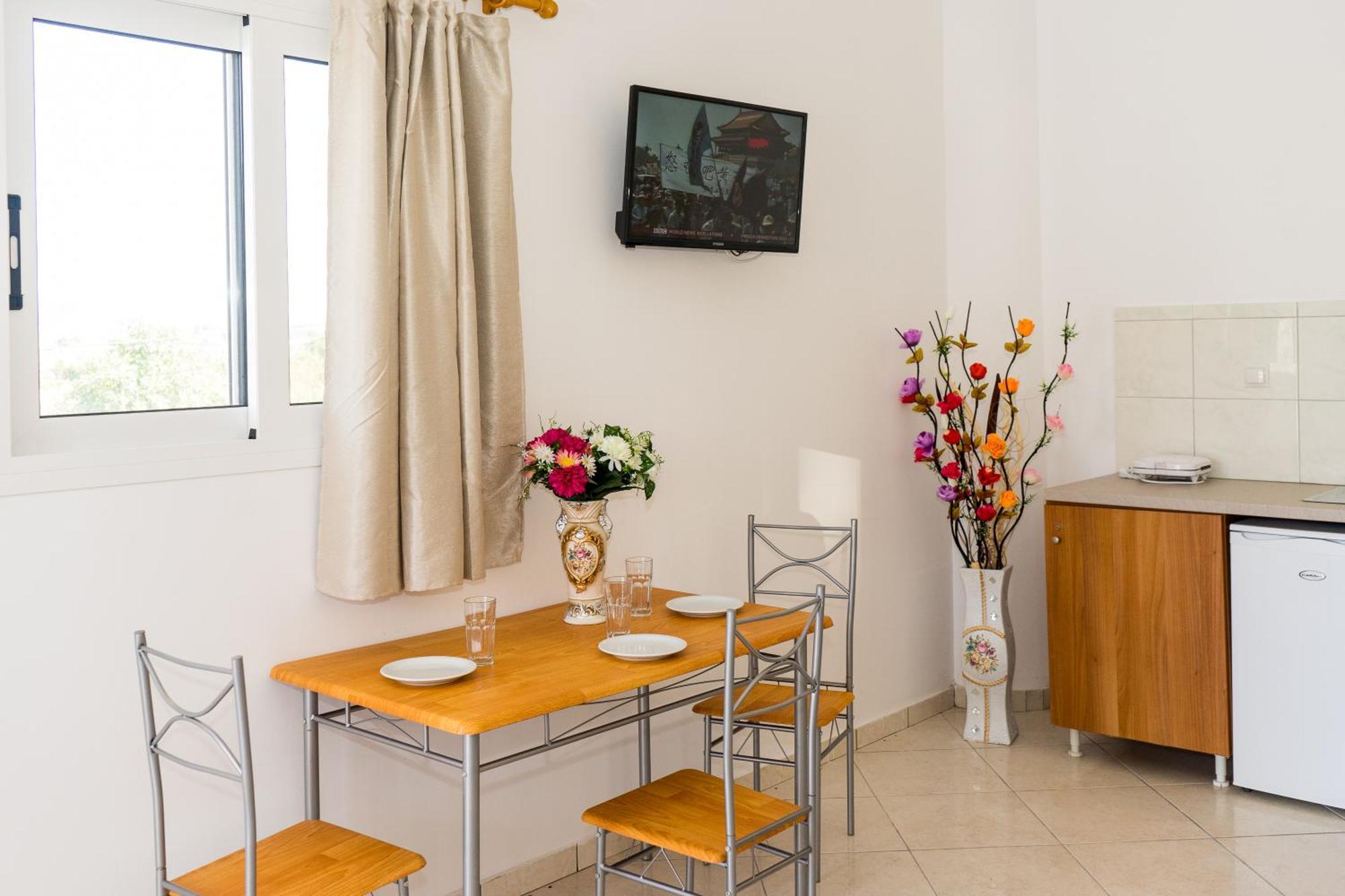 Laganas Strip Mall Apartments Экстерьер фото