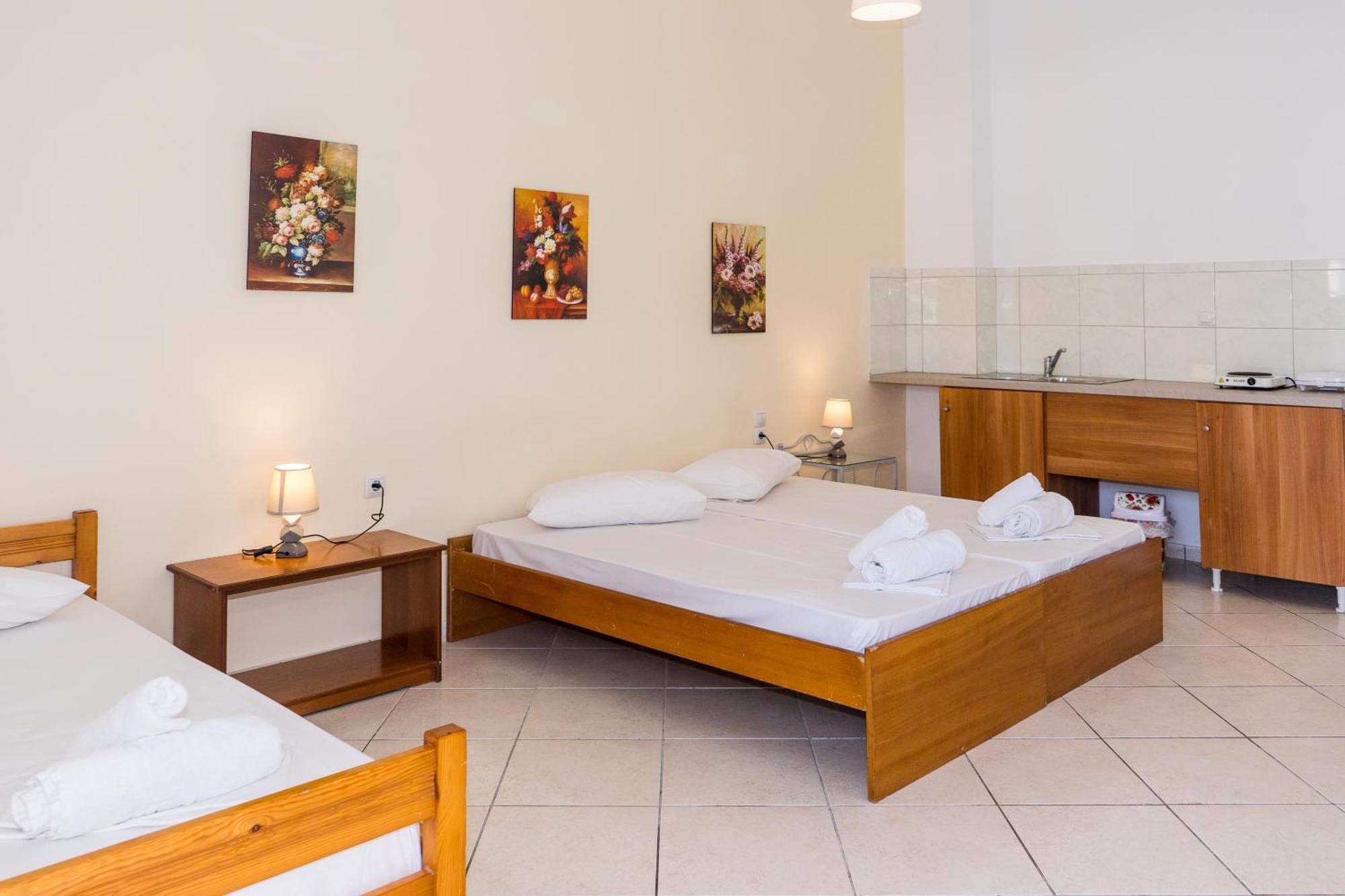 Laganas Strip Mall Apartments Экстерьер фото