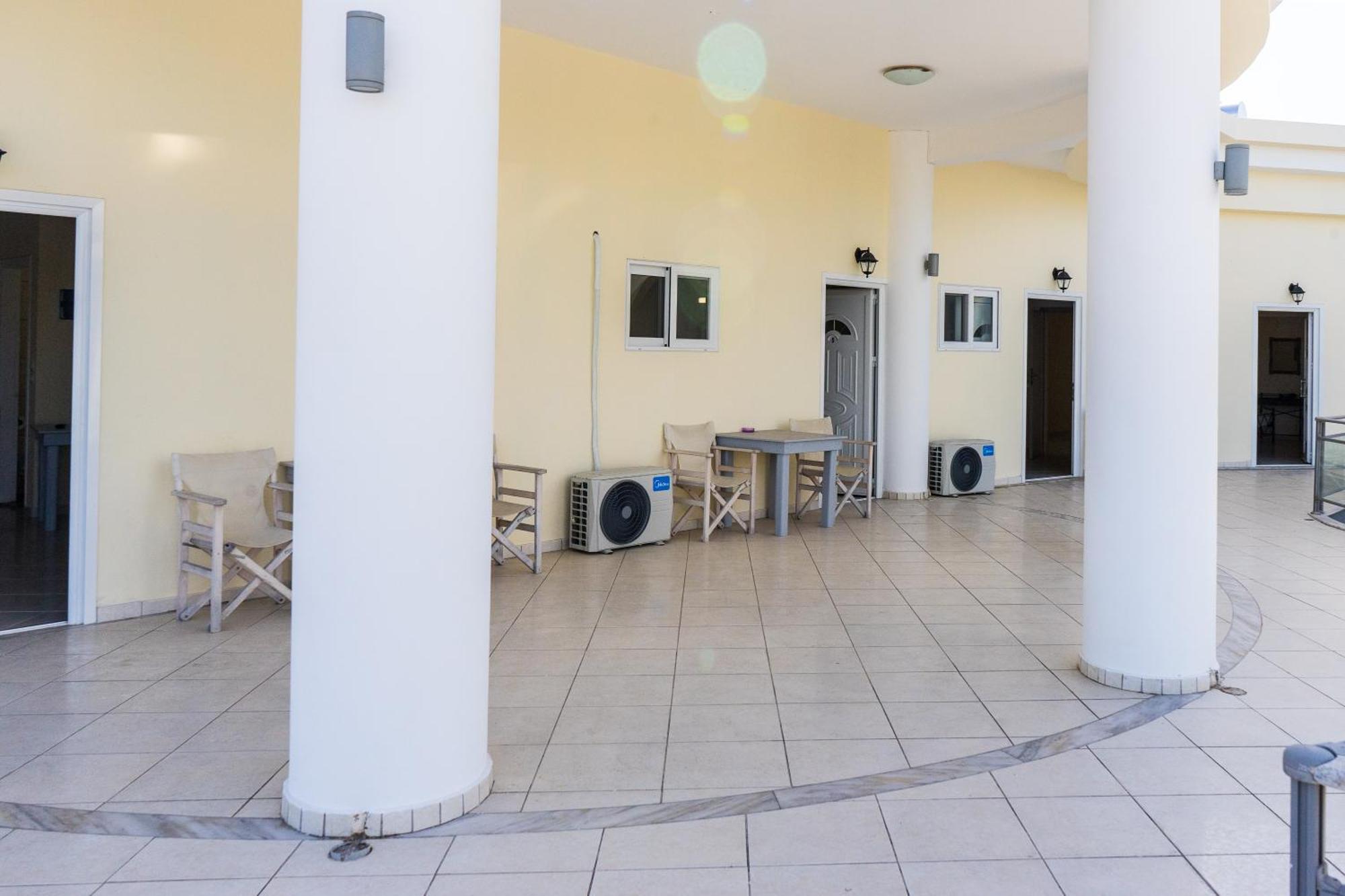 Laganas Strip Mall Apartments Экстерьер фото