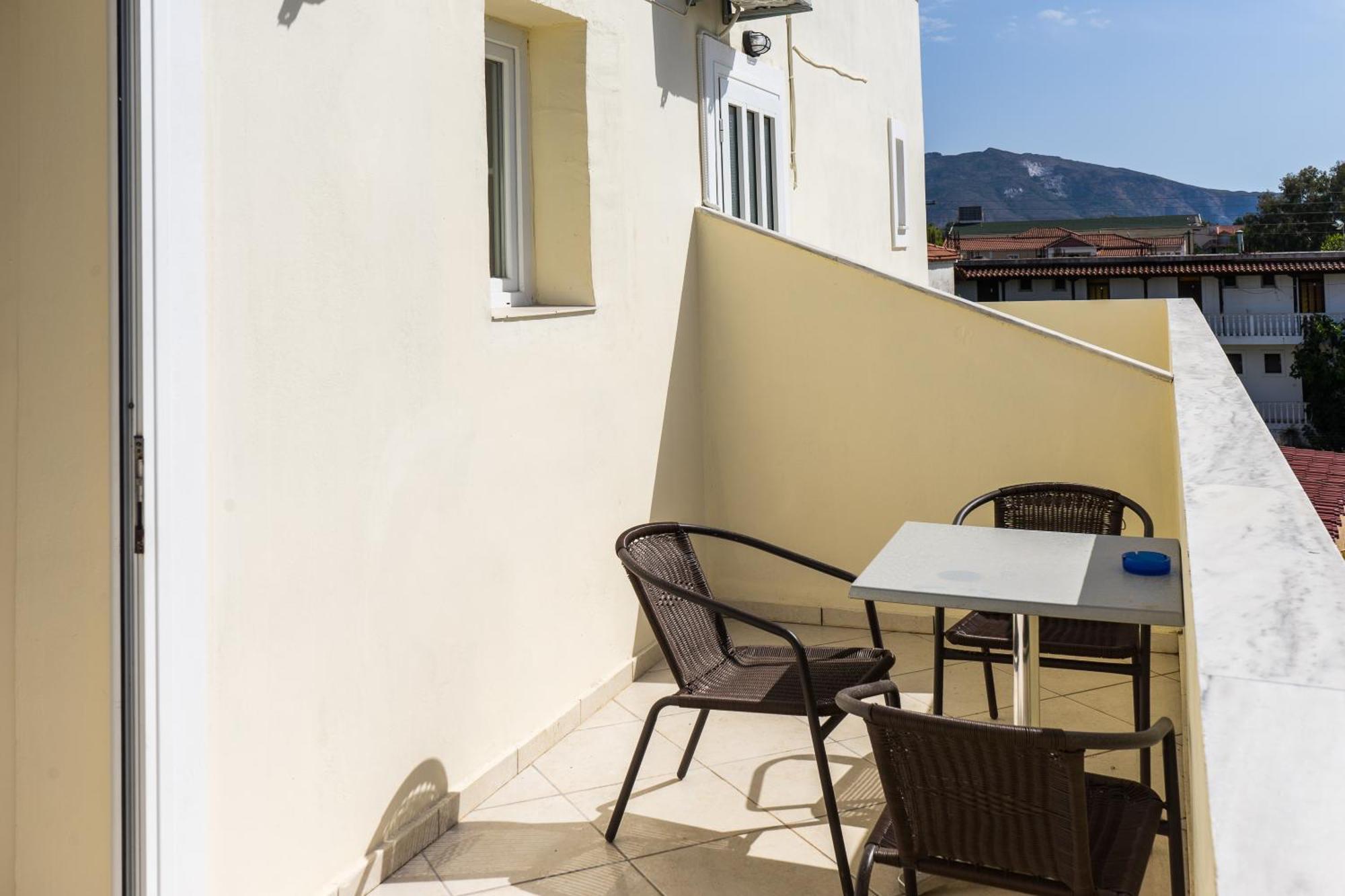 Laganas Strip Mall Apartments Экстерьер фото
